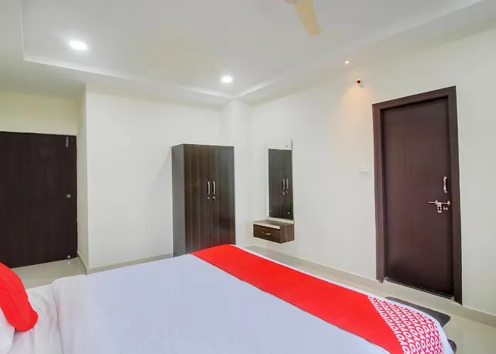 Oyo Pgr Guest Inn Near Shilparamam