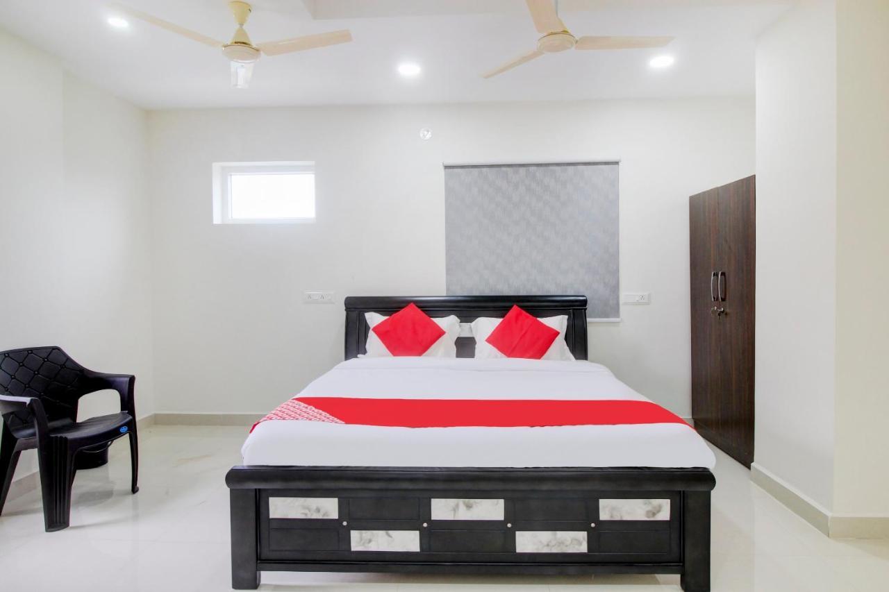 Hotel Oyo Pgr Guest Near Shilparamam