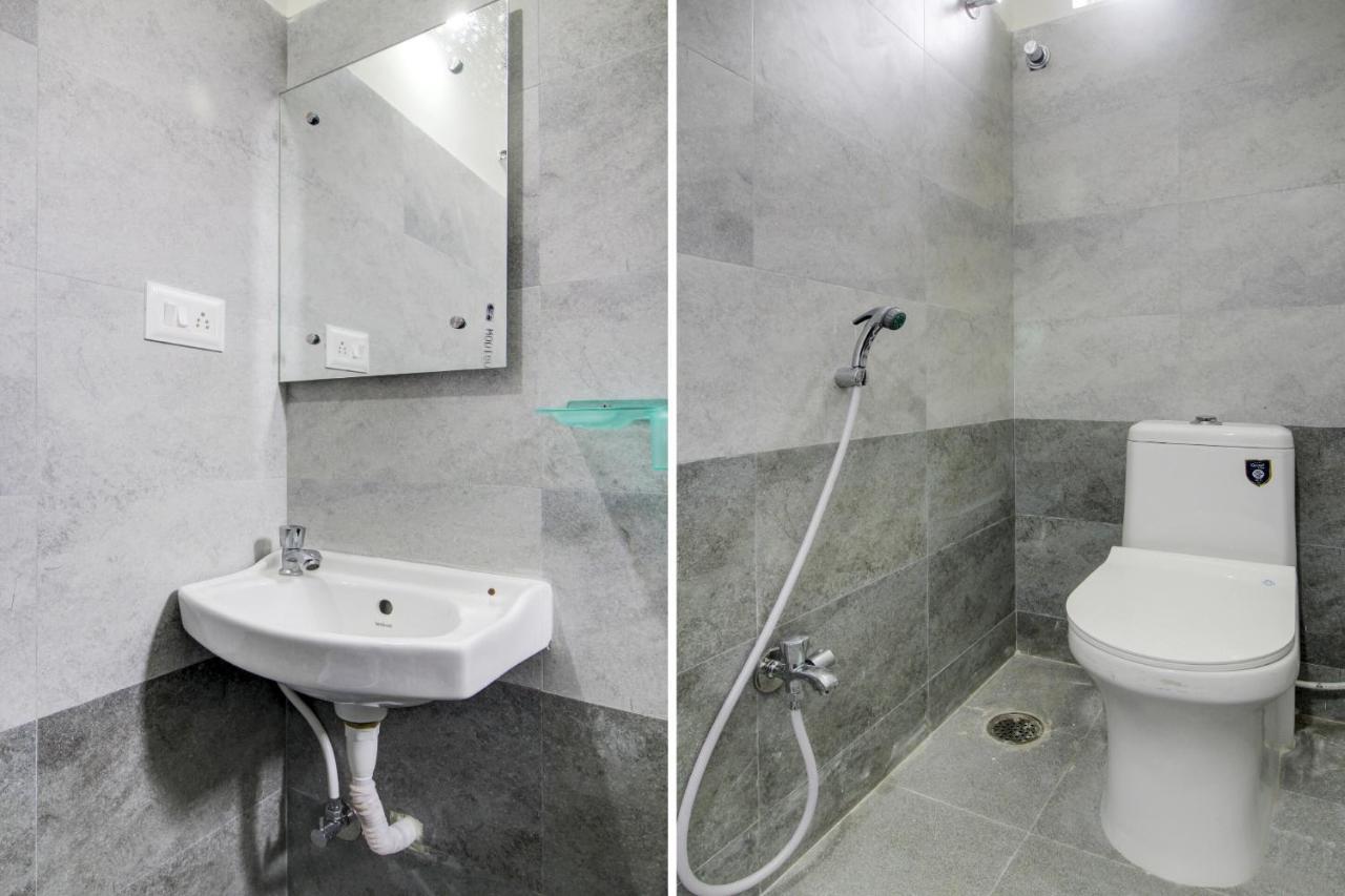 Oyo Pgr Guest Near Shilparamam Hotel