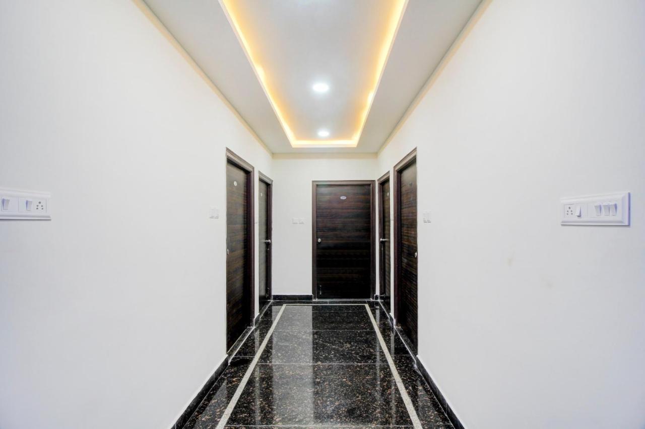 Oyo Pgr Guest Near Shilparamam Hotel