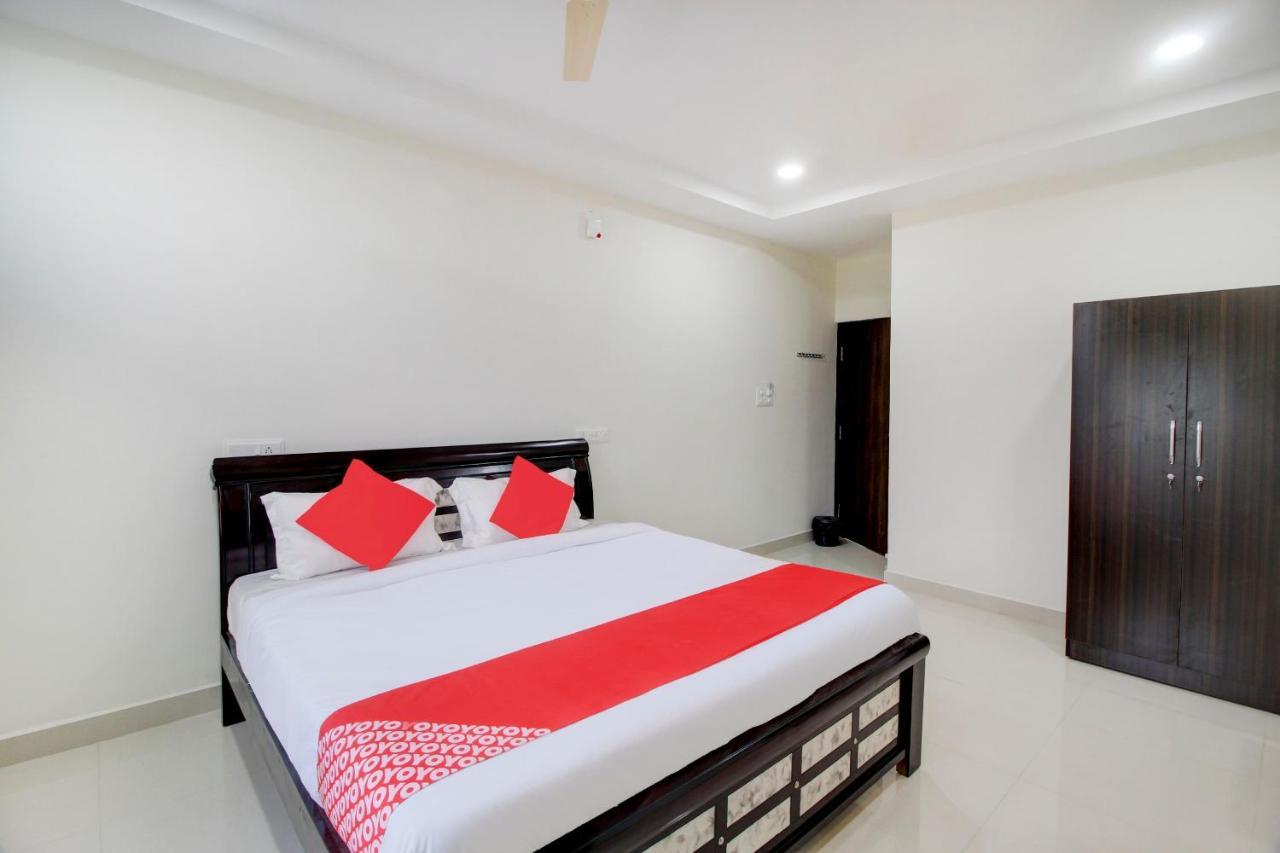 Oyo Pgr Guest Near Shilparamam 3*